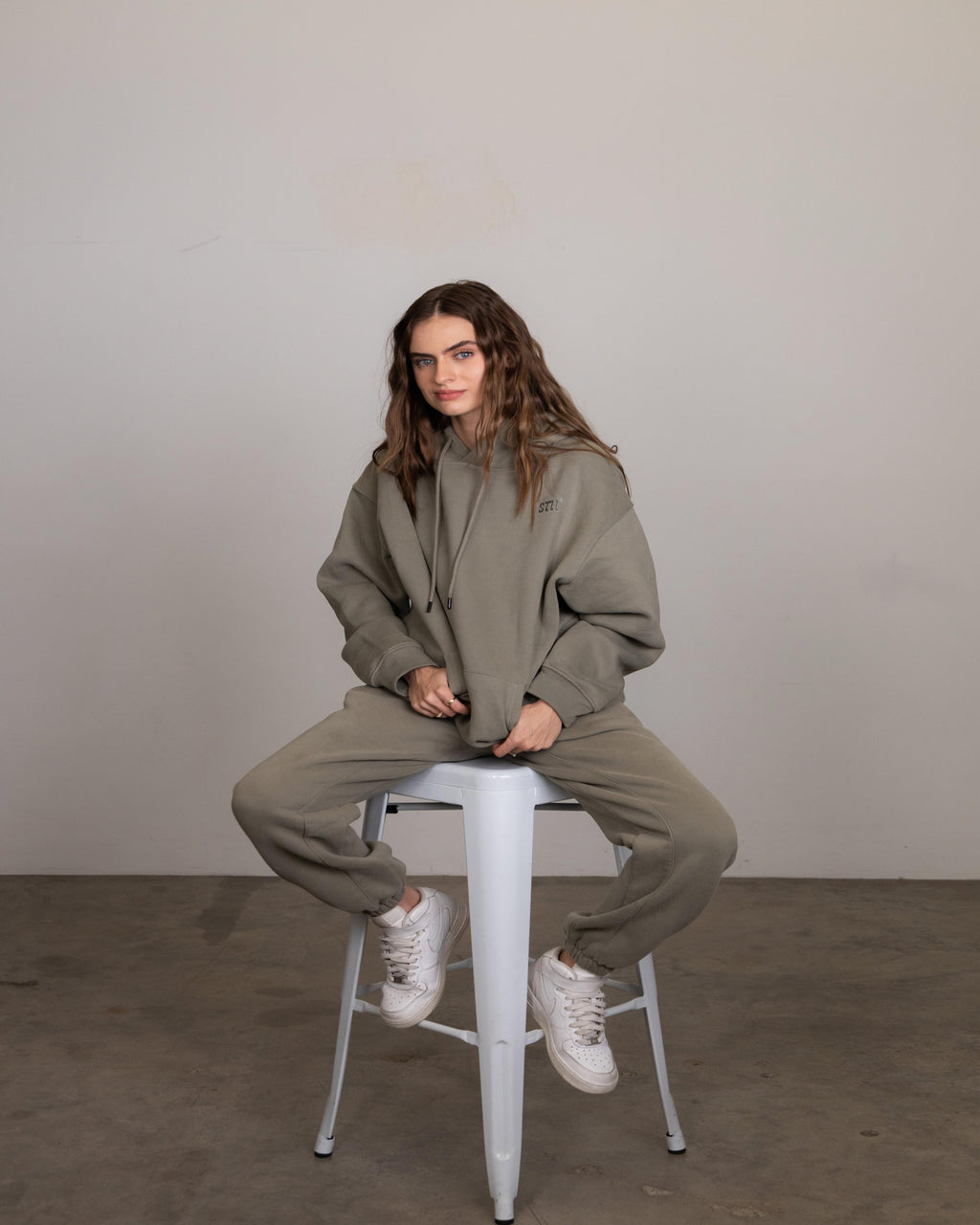 STH fleece joggerz (moss)