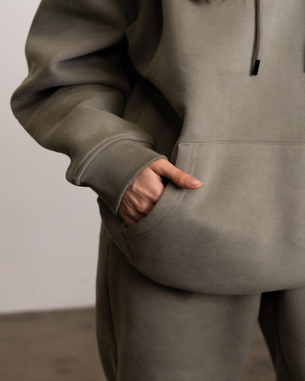 STH fleece joggerz (moss)